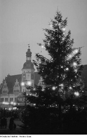 Leipziger Weihnachtsmarkt bei Dunkelheit