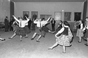 Besuch einer schottischen Tanzgruppe aus Edinburgh in Karlsruhe.