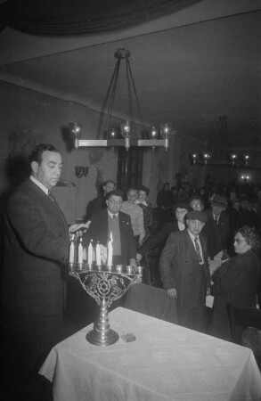 Chanukkah (Lichterfest) : Anzünden der Kerzen