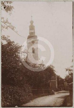 Katholische Kirche Klein Helmsdorf von W