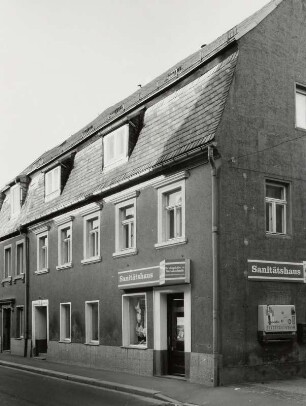 Mügeln, Wohnhaus mit Laden : Mügeln (Kreis Torgau-Oschatz), Wohnhaus mit Laden, Ernst-Thälmann-Straße 18, 1834, Straßenansicht