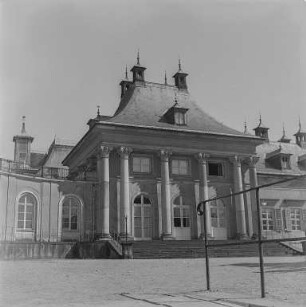 Pillnitz : Dresden-Pillnitz. Schloss Pillnitz. Neues Palais, Süd-West-Ansicht