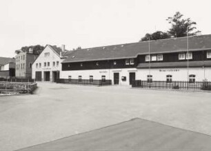 ehemals Rittergut & Gemeindezentrum mit Feuerwehr, Sparkasse und Gemeindeamt & Gittergut§1