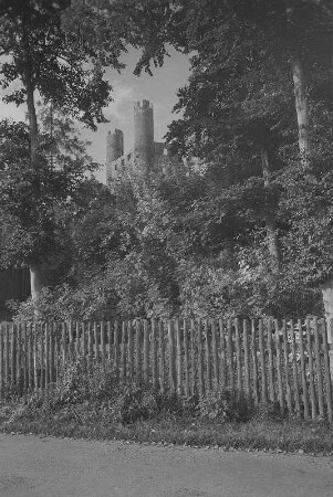 Saalfeld. Burgruine Hoher Schwarm