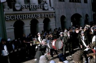 Freiburg: Fastnachtsumzug in der Kaiser-Joseph-Straße