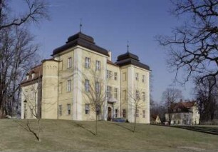 Landschaftspark : Herrensitz. Schloß und Witwenschlößchen (rechts) im Landschaftspark