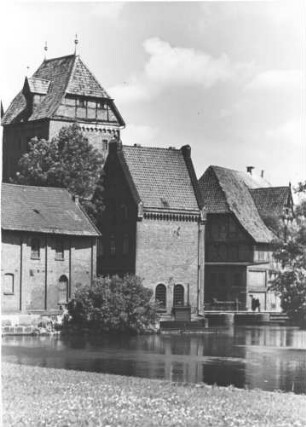 Hansestadt Lüneburg. Am Stint. Blick auf alte Speichergebäude (heute Hotel "Bergström"