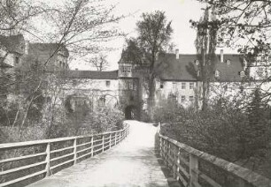 Schlossbrücke zu den Schlössern Hinter- und Forderglauchau. Ansicht von Süden