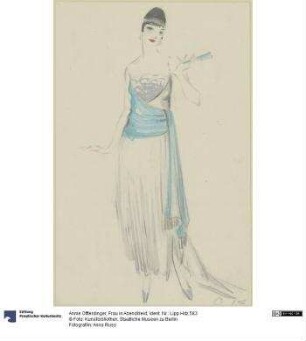 Frau in Abendkleid