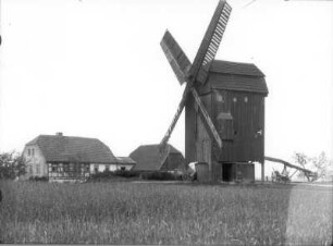 Mühlengehöft und Bockwindmühle : Clanzschwitz (bei Oschatz). Mühlengehöft und Bockwindmühle