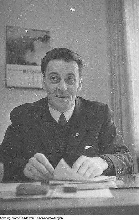 Dresden. Willy Seidel, Vorsitzender des Stadtvorstandes des Freien Deutschen Gewerkschaftsbundes (FDGB), 1957