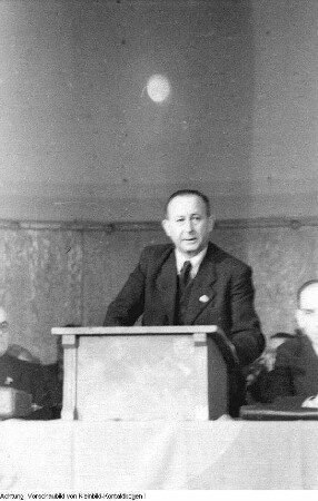 Dresden, Tolkewitz. II. Landesparteitag der SPD Sachsen in "Donaths Neuer Welt", Max Fechner, 6. April 1946