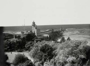 Kolberg, Lotsenturm : Kolberg (Kolobrzeg/Polen). Fort Münde (Lotsenturm des Hafens). Ansicht mit Hafenmole von Südosten