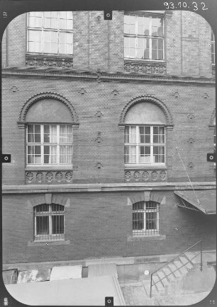 Dresden-Neustadt, Carolaplatz 1. Finanzministerium (1889-1896; O. Wanckel, O. Reichelt). Hofseite