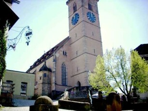 Ansicht von Nordwesten über Kirchturm und Langhaus