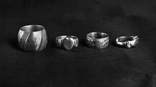 Ring mit Blumendekor