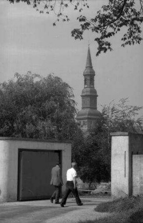 Tönning: Kirchturm, Vordergrund Deichtor
