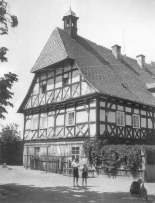 Hagenwerder (Görlitz-Hagenwerder), Thomas-Müntzer-Straße 10. Ehemaliges Herrenhaus (17. Jh., Anbau 18. Jh.). Giebelansicht