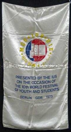 Fahne des Internationalen Studentenbundes zu den Weltfestspielen der Jugend und Studenten in Berlin 1973