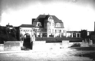 Roßwein. Villa des Schuhfabrikanten Carl Fuchs, Am Bahnhof 1. Straßenansicht