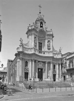 Collegiata & Regia Cappella — Fassade