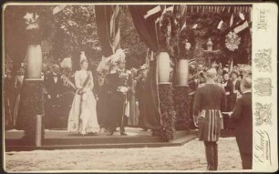 Kaiser Wilhelm II., Kaiserin Auguste Viktoria und Großherzog Friedrich I. unter Baldachin.