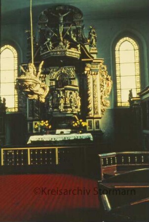 Schloßkirche: Altar mit Taufengel
