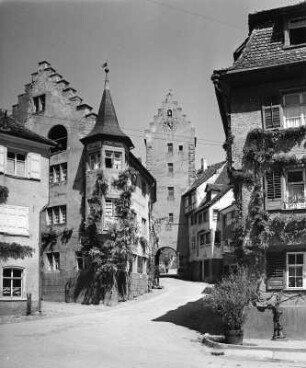 Meersburg. Blick vom Gasthaus zum Bären gegen Obertor (Ersterwähnung 1442)