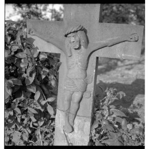 Bildstöcke - Kreuz 1592 - 14 Nothelfer - Christus am Kreuz (Lauda ?)