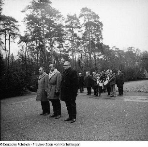 13. Februar, Kranzniederlegung Heidefriedhof