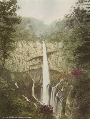 Der Kegon Wasserfall (Gesamtansicht) Nikkô 日光華厳の滝