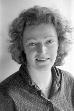 Badisches Staatstheater Karlsruhe. Neuverpflichtung der Schauspielerin Elisabeth Krejcir