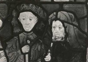 Erfurt. Barfüßerkirche. Chor. Farbige Glasfenster (nach der Restaurierung 1960). Ostfenster, Mittelbahn, Zeile 7: Wappen der Färber. Ausschnitt: Gesichter der beiden rechten Färber (Anfang 15. Jahrhundert)