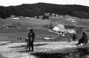 Skifahrer am Hang des Gießhübel