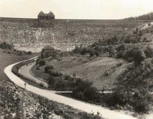 Vogtland. Plauener Talsperre im Geigenbachtal. Staumauer (1911 vollendet). Bei Werda Nähe Plauen