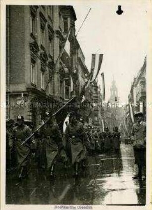 NS-Aufmarsch in Dresden anlässlich der Reichstagseröffnung in Potsdam