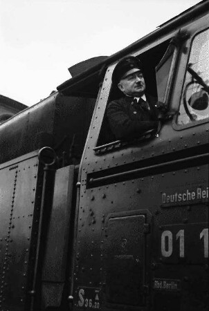 Berlin: Anhalter Bahnhof; Deutsche Reichsbahn; Lokomotivführer (Lok 01 ...)