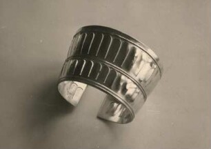 Armreif aus Silber von Hilde Vollers