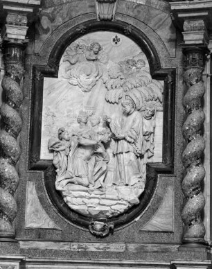 Altar im rechten Querarm — Der heilige Franz Xaver tauft den König von Indien
