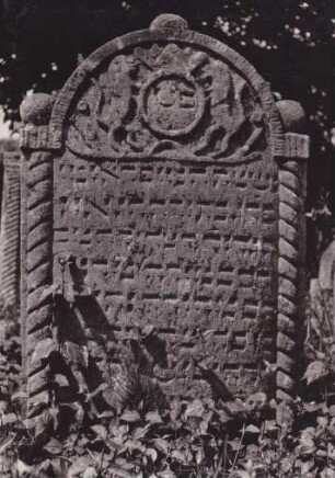 bei Landau, Judenfriedhof. Grabstein