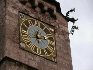 Uhr am 1440 erbauten Stadtturm von Innsbruck