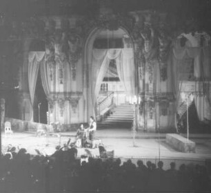 "Eine Nacht in Venedig" von Johann Strauß. Aufführung der Staatsoperette Dresden im Rahmen der Veranstaltungsreihe "Dresdner Sommer". Dresdner Zwinger, 12. Juni 1970