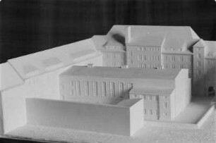 Modellentwurf des sorbischen Hauses. : Modelowy naćisk Serbskeho domu