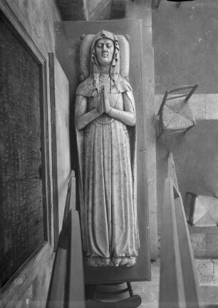 Grabmal Isabel von Melun