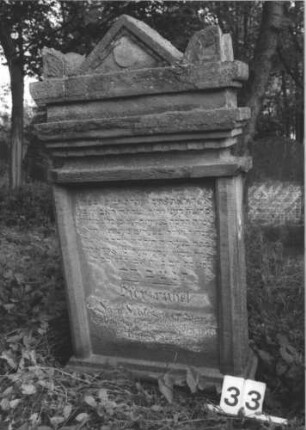 Grabstein 33