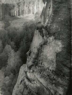 Sächsische Schweiz. Großer Zschand, Kanstein-Vorgipfel. Seilschaft Karlheinz Gonda und G. Junghans bei der Erstbegehung des (Märchentürmer-) Südwestweges (VIIb) 6.6.1948