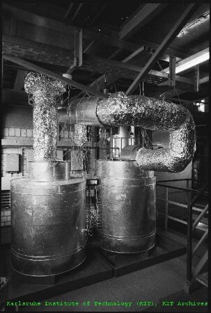 Tanks des Blei-Wismut-Prüfstands im Institut für Reaktorbauelemente (IRB)