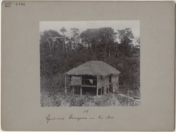 Haus eines Seringueiro am Rio Acre