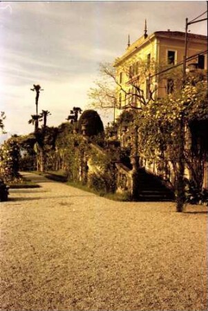 Bellagio: am Aufgang zum Hotel Villa Serbelloni