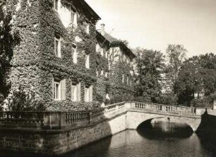 Zabeltitz, Palais, Ostseite mit Brücke über den Wassergraben